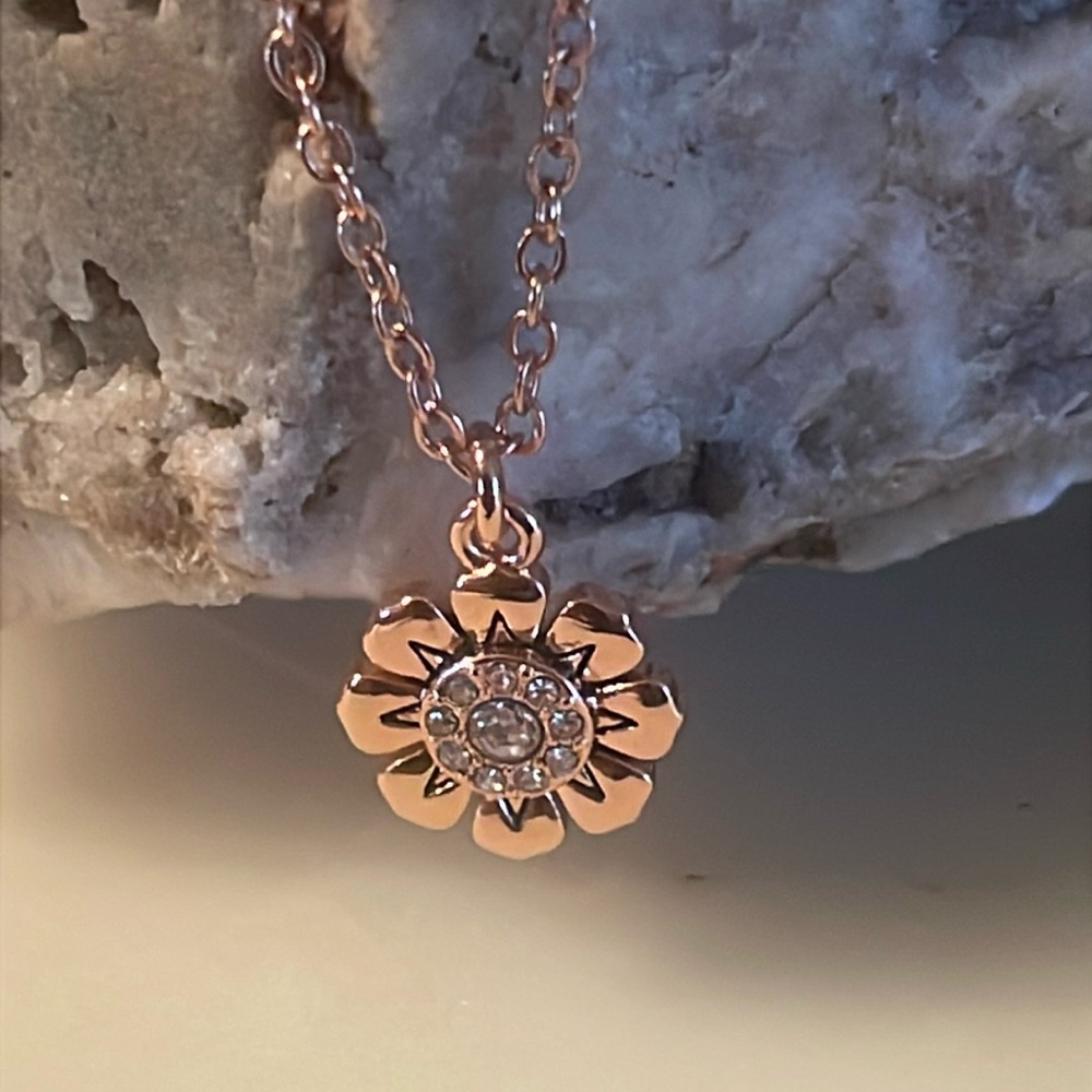LA CN Rose Gold Tone Flower Necklace